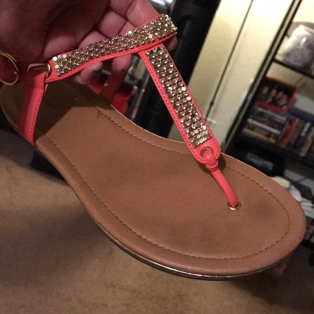 9w Avenue Sandals GUC - Picture 4 of 8